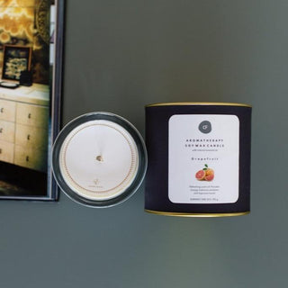 Aromaterapinė sojų vaško žvakė su eteriniais aliejais greipfruktų aromato iš viršaus